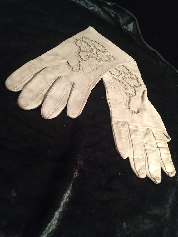 Vintage cutwork gloves - image 2