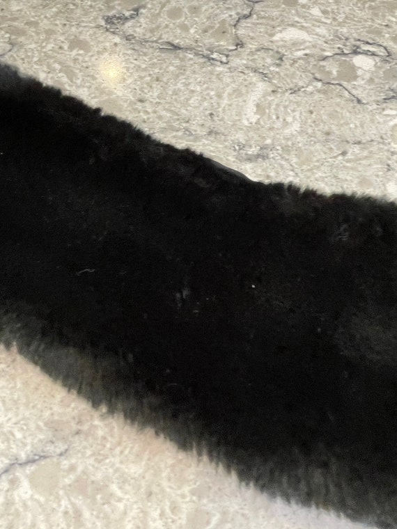 Vintage black faux fur collar with buttonholes - image 4