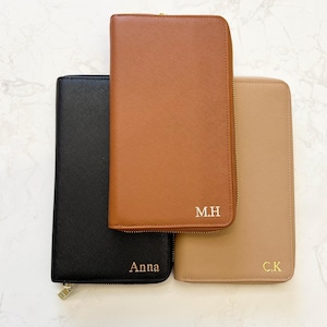 Portefeuille de voyage en cuir personnalisé | Couverture de passeport personnalisée | Ensemble de voyage monogrammé | Cadeau de voyage | Cadeau pour elle | Titulaire du passeport
