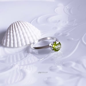 Natural Peridot Sterling Silver Ring Peridot Ring Women&#39;s Peridot Stacking Ring Green Gemstone Ring Gift For Her