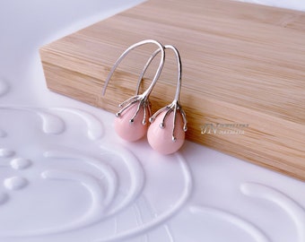 Pendientes de concha de los Mares del Sur, modernos ganchos de tentáculo bañados en plata, joyería hecha a mano, regalo para ella