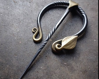 Penannular Brooch