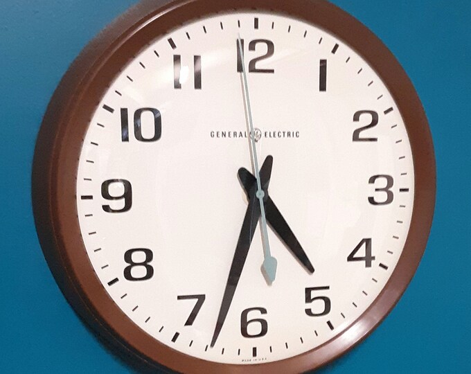 Working Vintage General Electric Clock Model 2012 - 14" - School ...