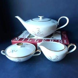 Gorgeous Vintage Hutschenreuther Selb Favorit Tea Set - Lily of the Valley Gold - Bavarian China