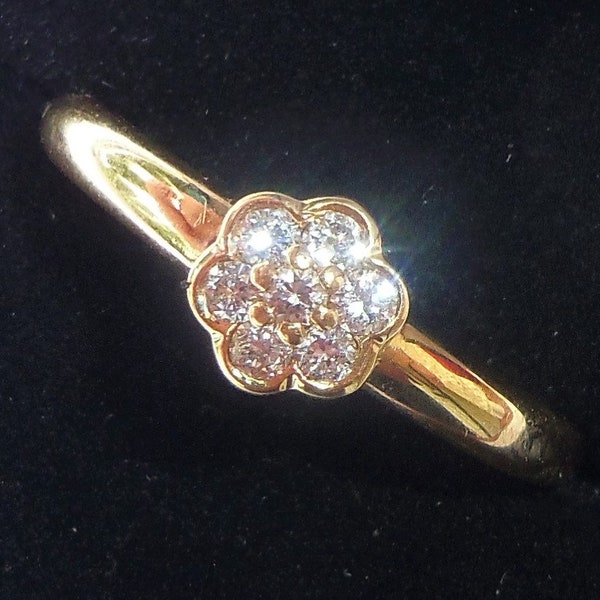 Dainty 18ct Gold 0.10ct Diamond Daisy Cluster Ring, Size L1/2
