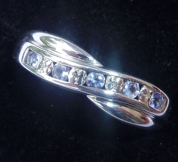 9ct white hotsell gold crossover ring