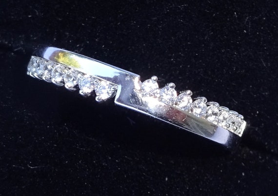 Unusual 9ct White Gold Zig zag CZ Half Eternity Ring Size L1 2 Etsy