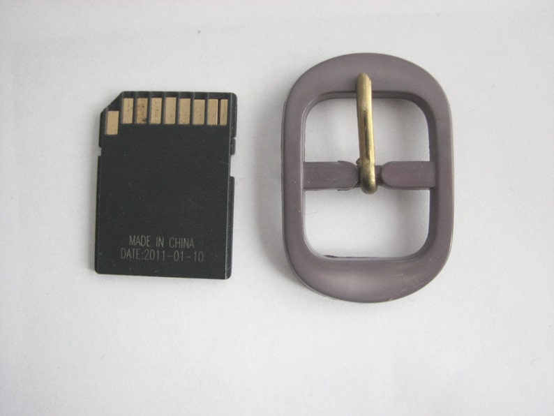 unused sewing supplies! plastic belt buckles for pursemaking and other straps 10 small grey belt buckles