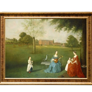 Puede incluir: Una pintura que representa una escena familiar en un jardín. Una mujer con un vestido azul toca un instrumento de cuerda mientras otra mujer con un vestido rojo se sienta con un niño pequeño. Una niña con un vestido blanco se encuentra en primer plano. Una casa grande es visible en el fondo.