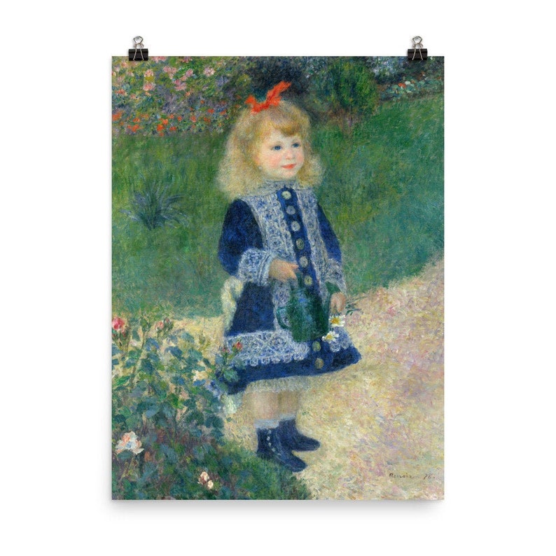 K&ouml;nnte beinhalten: Ein junges M&auml;dchen in einem blauen Kleid mit wei&szlig;en Spitzenbesatz und einer roten Schleife im Haar h&auml;lt eine Gie&szlig;kanne in einem Garten. Das Gem&auml;lde ist im Pointillismus-Stil gehalten und hat eine weiche, impressionistische Ausstrahlung.
