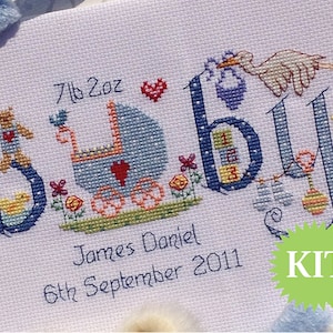 Design Works Stamped Bib Cross Stitch Kit – 2 Lätzchen Mit Kreuzstich-Muster (Nursery Rhymes), 9x14 Zoll