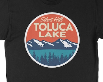 Silent Hill Tee - Camiseta Toluca Lake Mountains - PT Silent Hills, Silent Hill 2, Pyramid Head, juego de terror, videojuegos