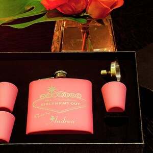 ¡Noche de chicas! Matraz personalizado "Las Vegas" en caja de regalo negra, matraz grabado personalizado + embudo + gafas de chupito, regalo para cumpleaños, amigos