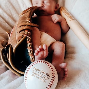 Personalized Baseball, Baby Boys Gift, Newborn Gift, Engraved Baseball Baby Gift, Birth Announcement, Nursery Gift for Baseball Fans