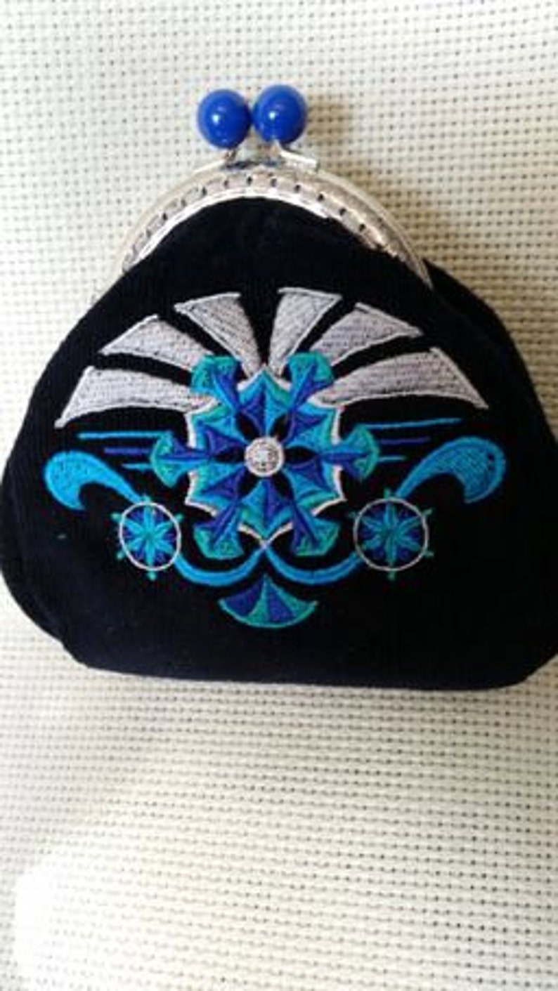 L230. Coin purse. Art deco snowflake image 3