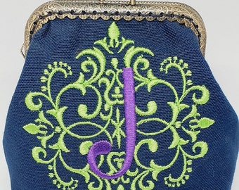 CP781.   The Elegant Damask Monogram Purse