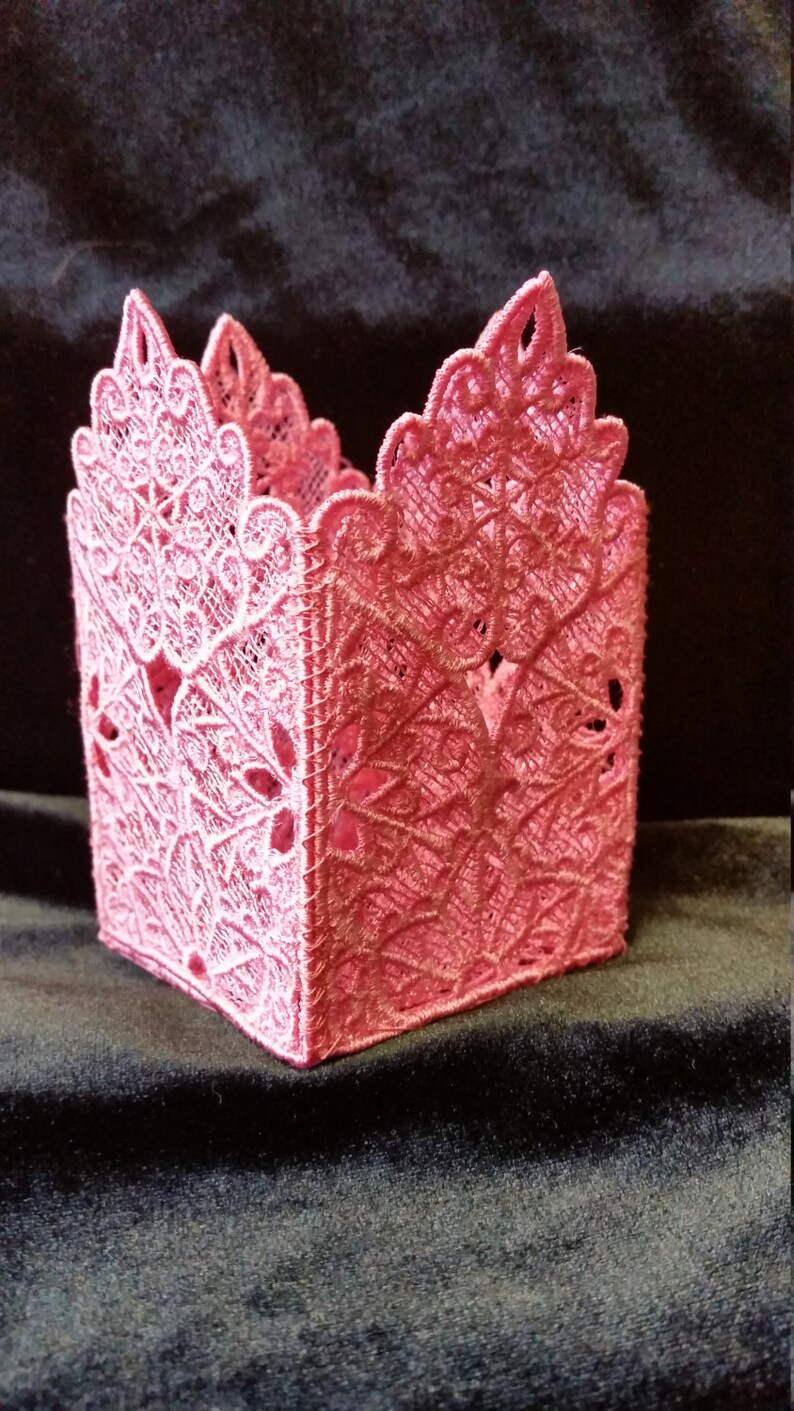 B001. Pink lace tealight holder. image 3