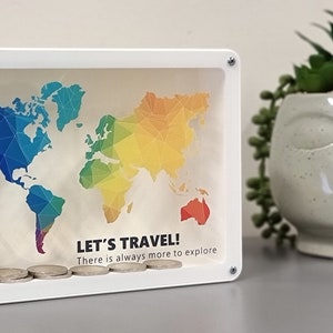 3D gedrucktes weißes Sparschwein mit Weltkarte, Adventure Fund, Einweihungsgeschenk