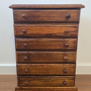 Vintage/antique-style wooden tabletop cabinet