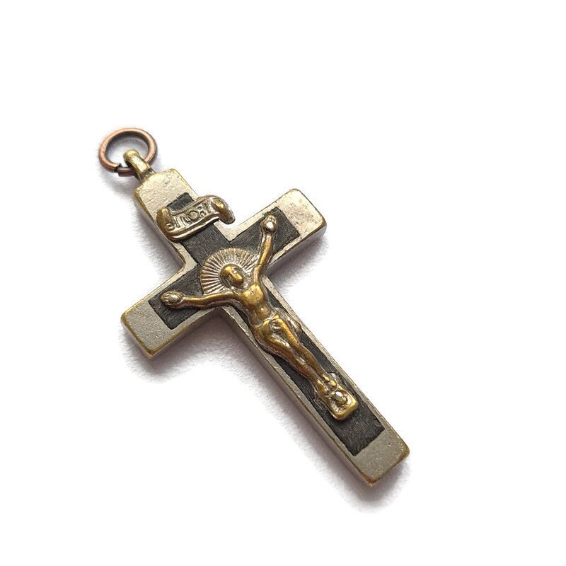 Pendentif en Bois Vintage de Croix