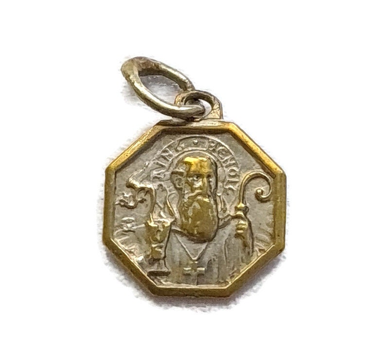 Minuscule Pendentif de La Médaille Saint-Benoît, Charme Sanctus Benedictus