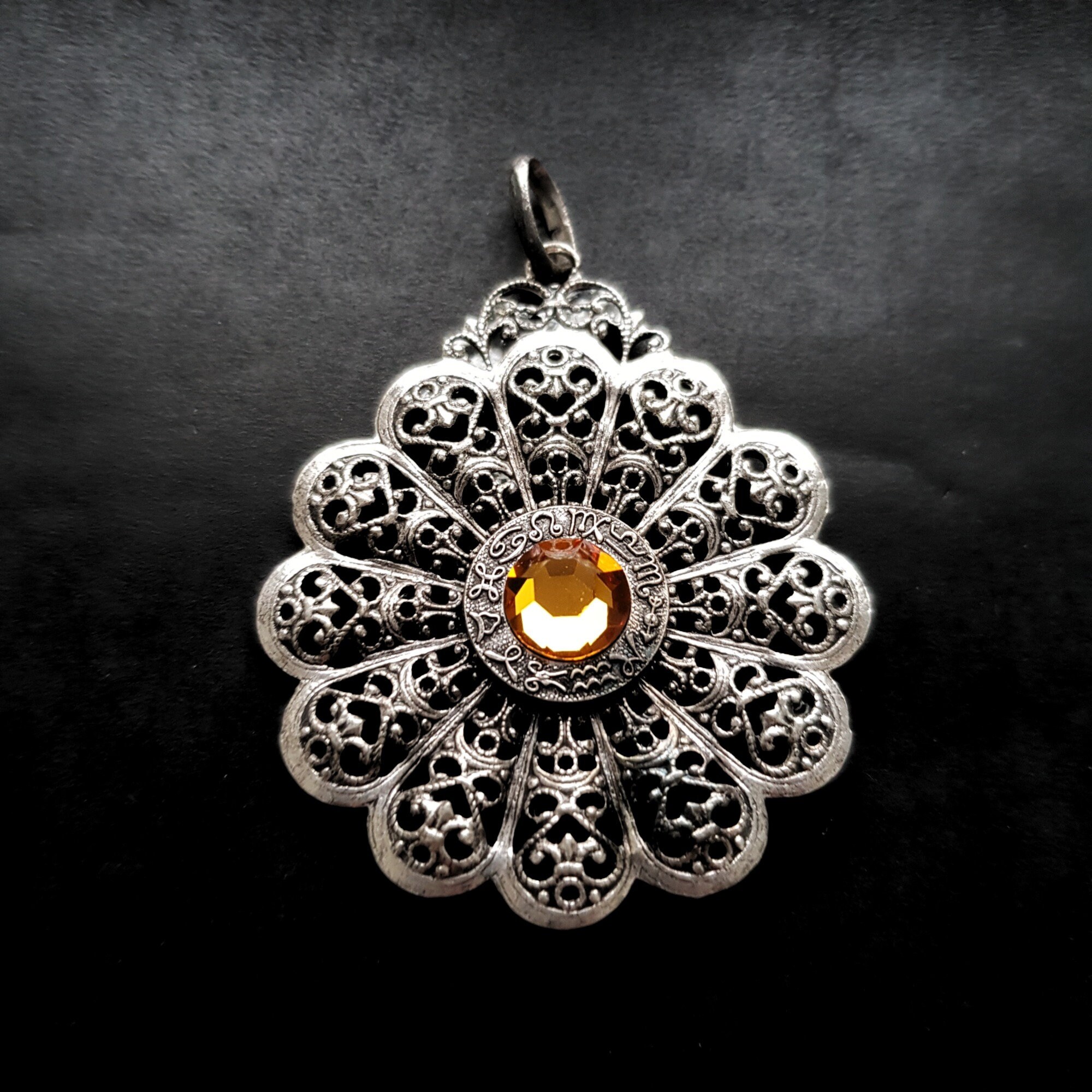 Vintage Silver Tone Ajourateur St Thérèse Pendentif, Sainte de Lisieux Charme, Bijoux Religieux, Méd