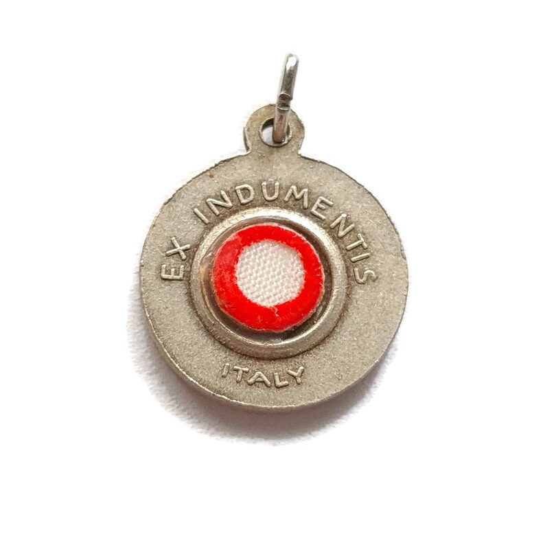 Médaille Relique de Padre Pio, Charme Religieux Ex Indumentis