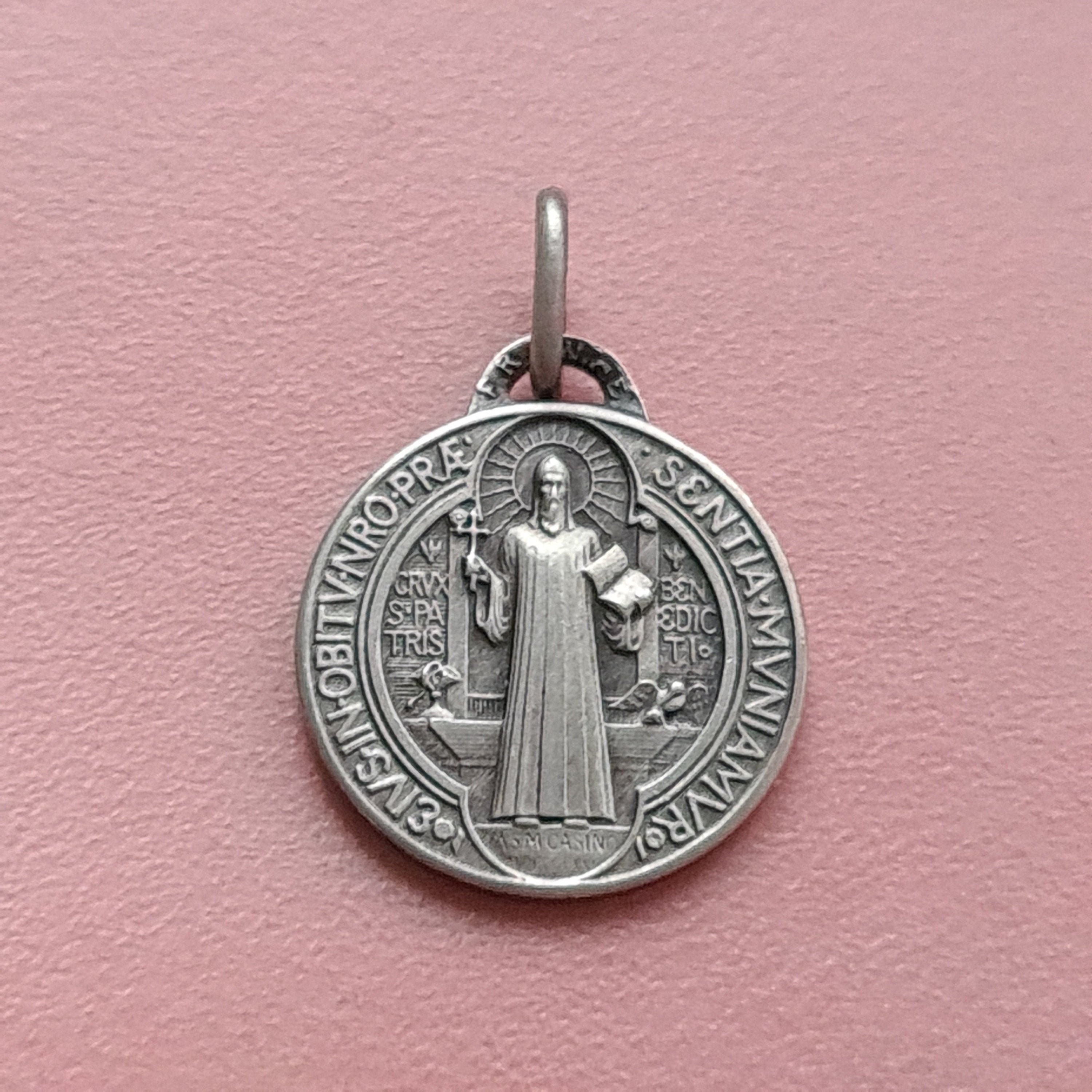 Pendentif Religieux Catholique de Médaille Saint Benoît