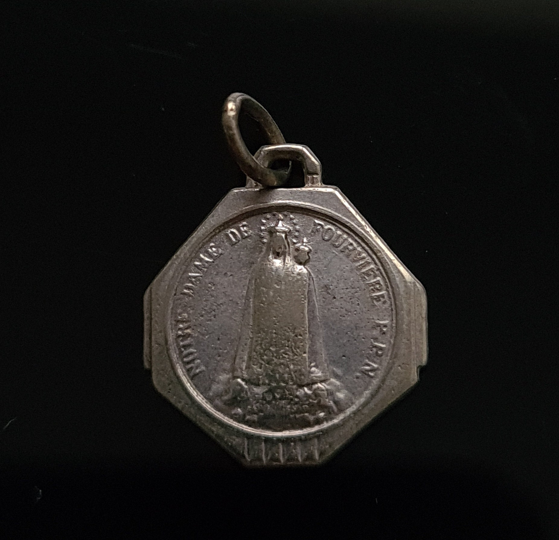 Pendentif Médaille Notre Dame de Fourvière, Charme Collier Notre-Dame Fourvière