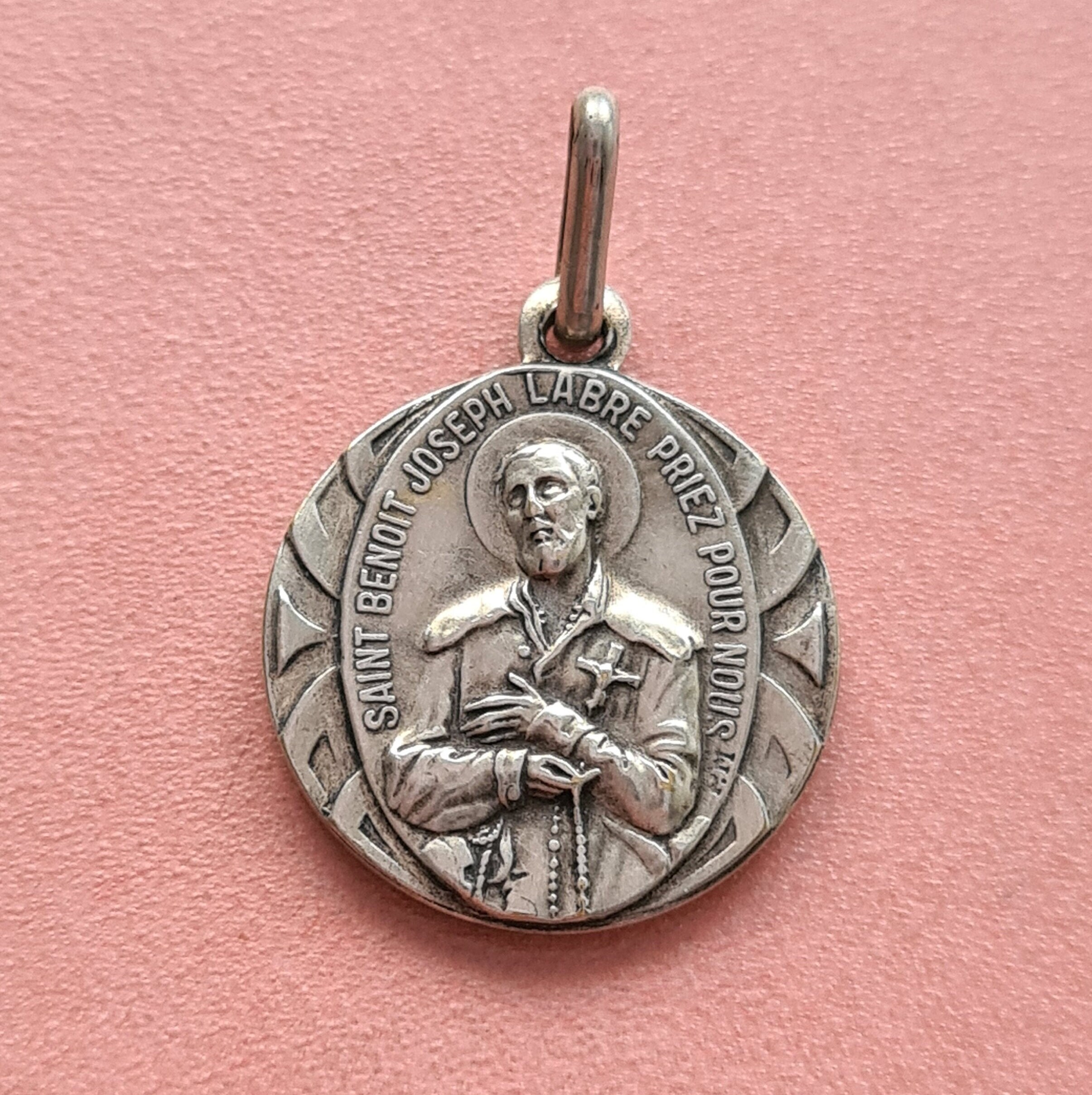 Médaille Saint Benoit Joseph Labre