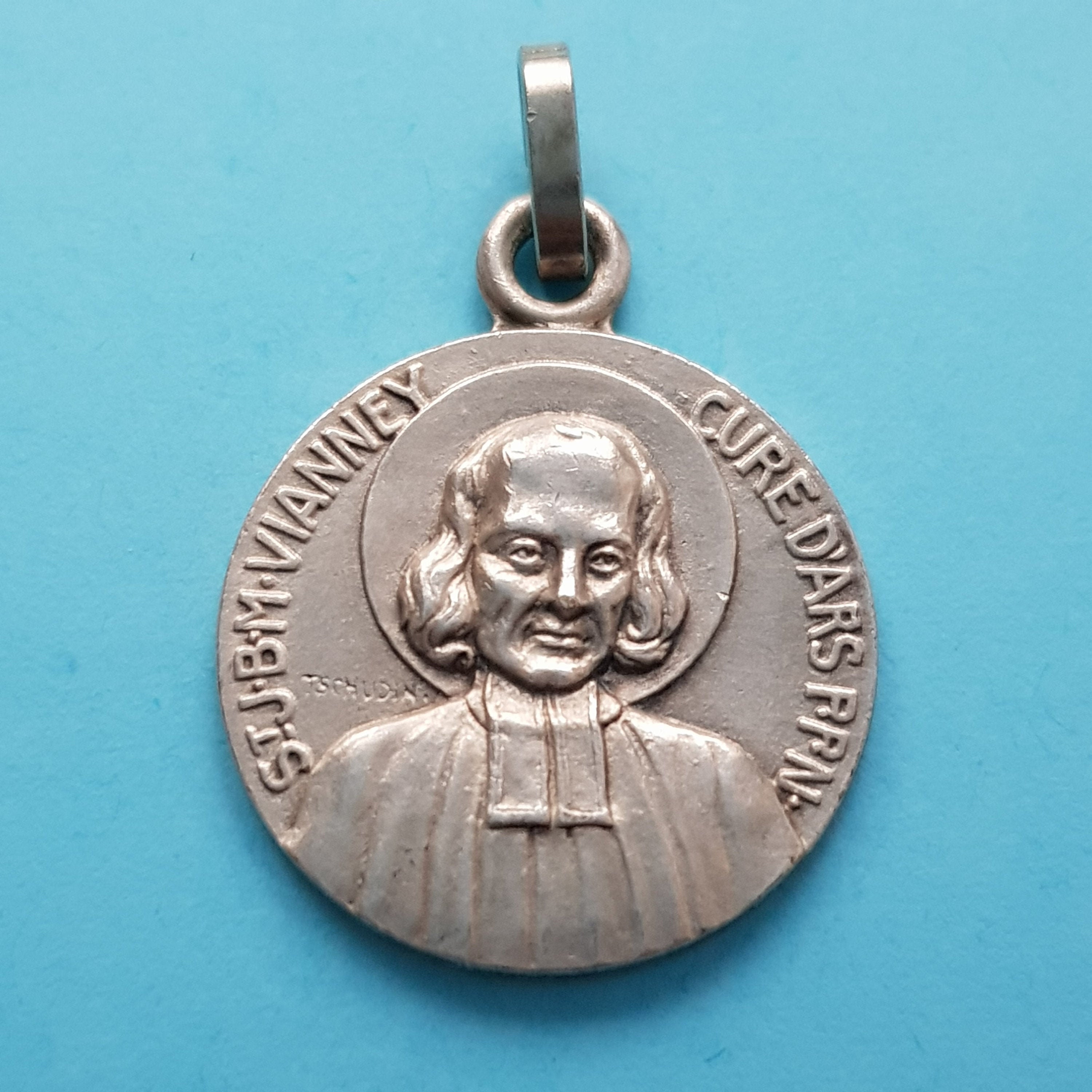 Pendentif de Médaille Vintage Cure d'ars, Charme Religieux St John Vianney Signé Tschudin