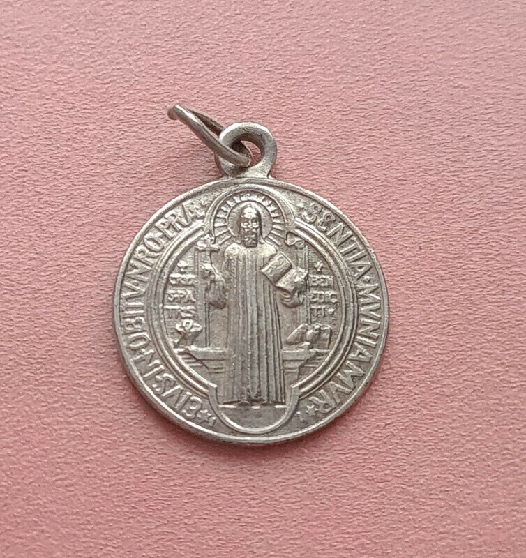 Pendentif Religieux Catholique de La Médaille Saint-Benoît