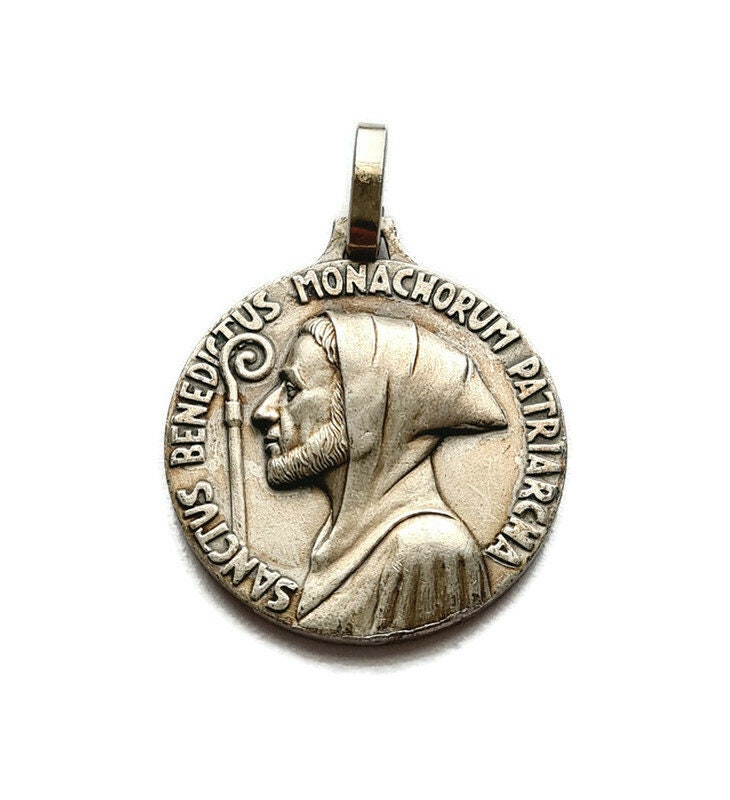 Grand Pendentif de Médaille Rue Benoît