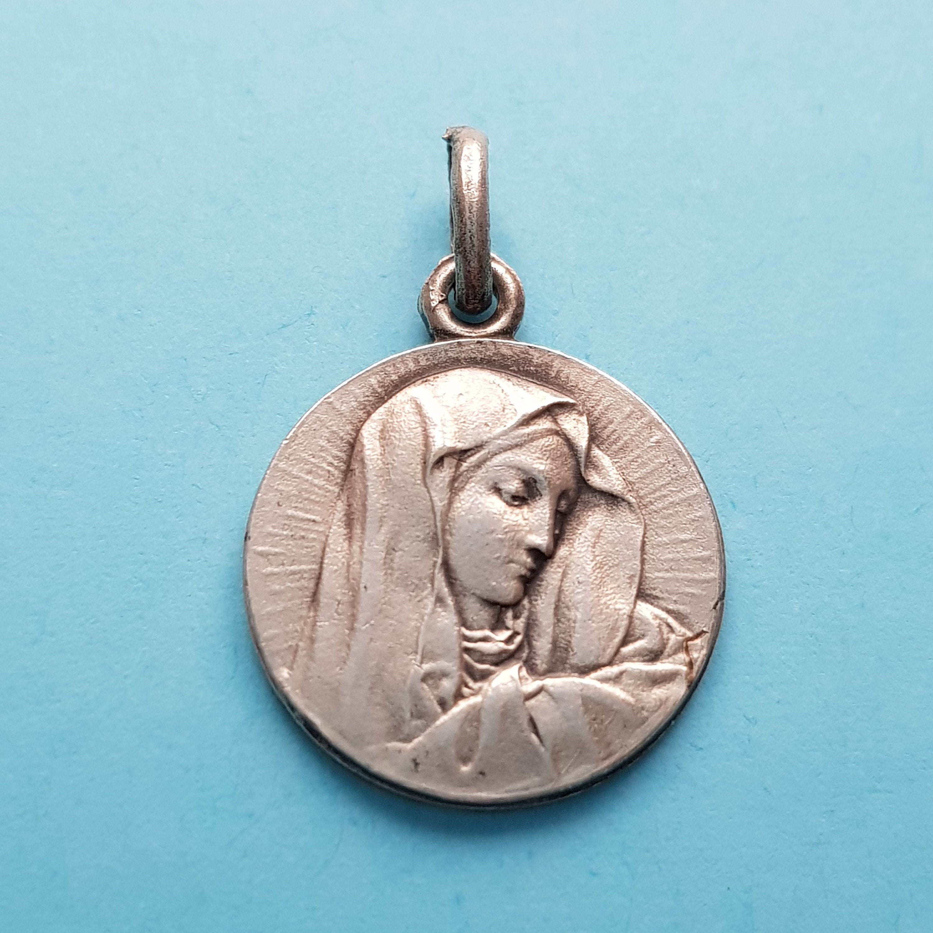 Notre-Dame Des Douleurs et Sainte Anne d'auray Pendentif, Charme Religieux