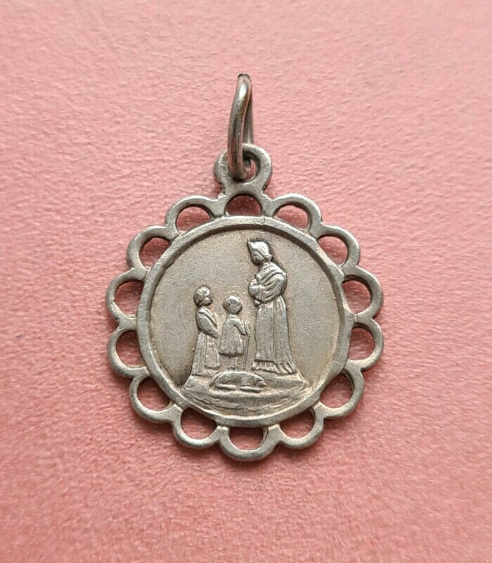 Pendentif Médaille Notre Dame de La Salette, Collier Charme Sainte Vierge Marie Médaillon Notre-Dame