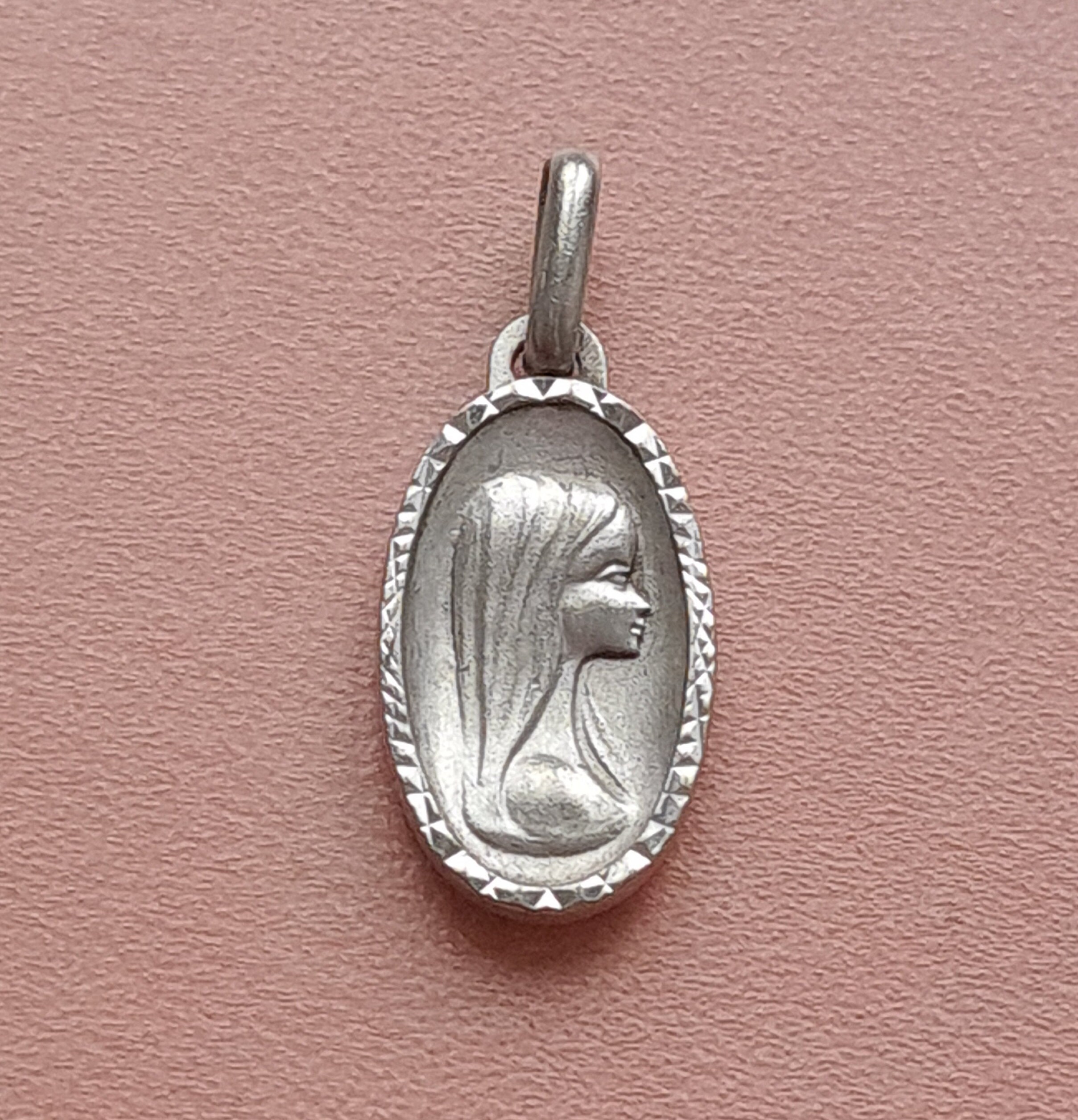 Collier Pendentif Médaille de La Sainte Vierge Marie