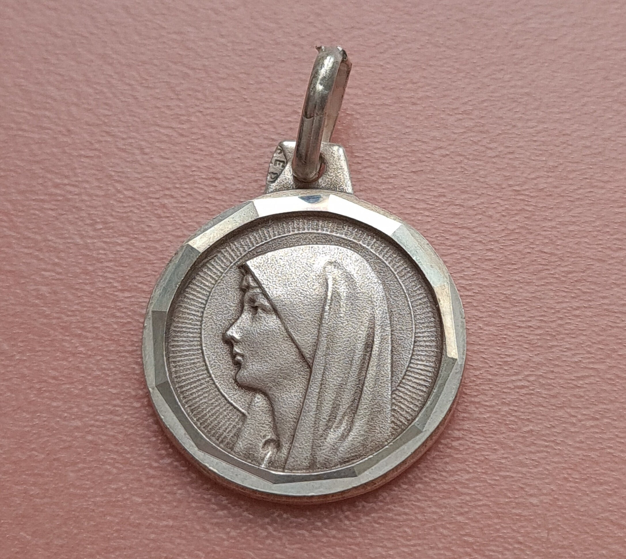 Pendentif Vintage Médaille de La Sainte Vierge Marie, Collier Charme Lourdes