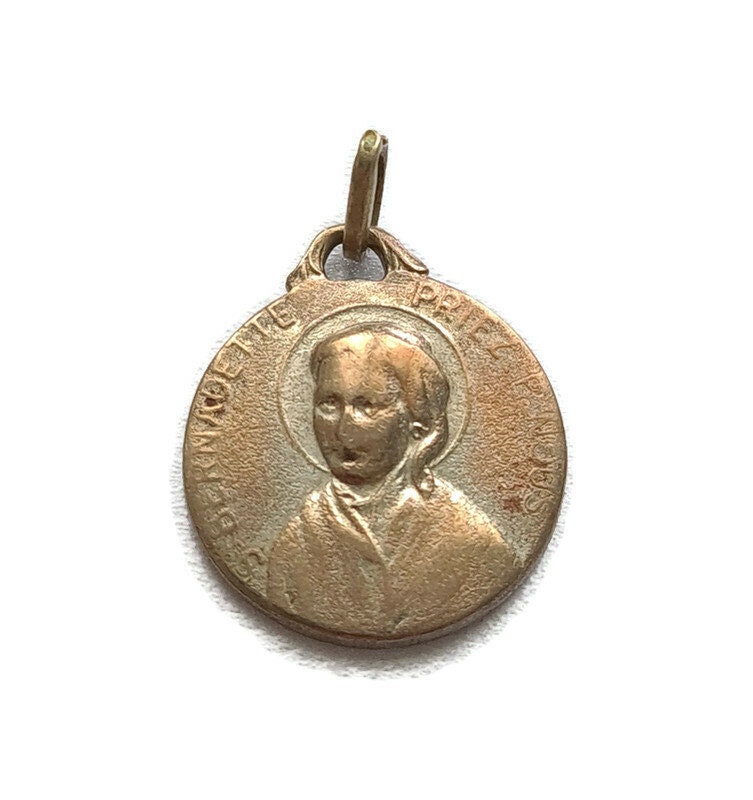 Pendentif Médaille Sainte Bernadette Soubirous, Charme d'apparition de La Grotte Lourdes