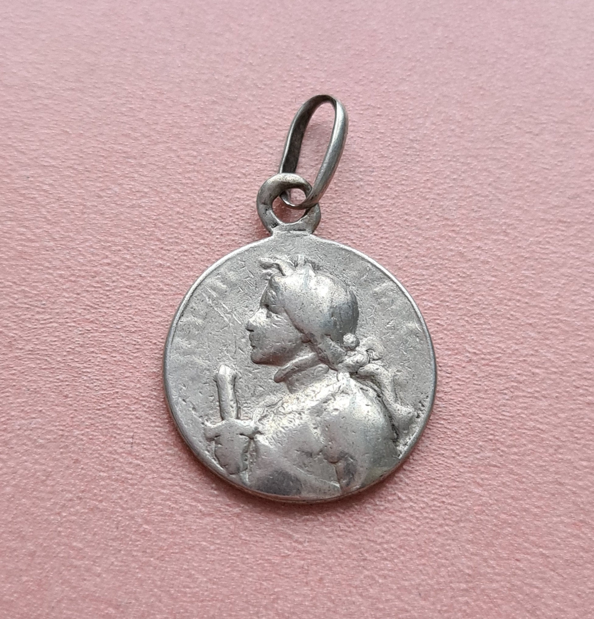 Collier de Médailles Antiques Sainte Jeanne d'arc, Charme Bijoux Religieux