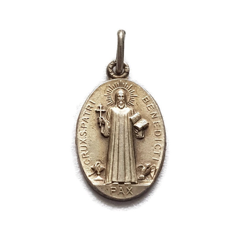 Pendentif Médaille Saint-Benoît, Charme de Saint-Benoît