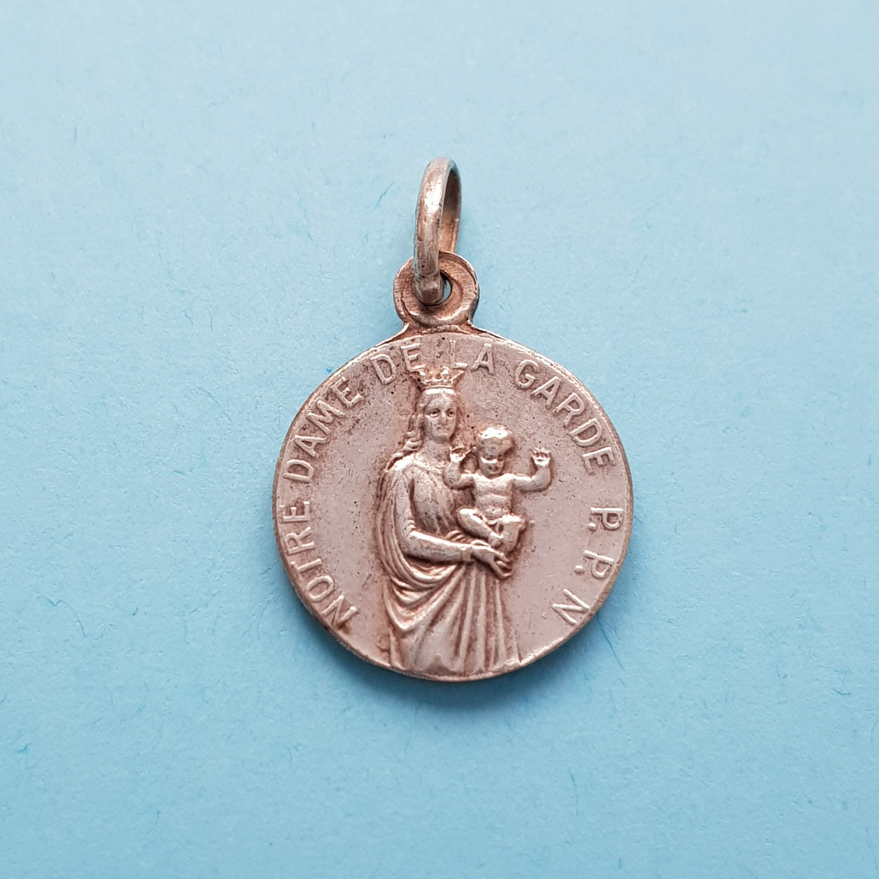 Notre Dame de La Garde et Pendentif Médaille Jésus, Français Charme Religieux