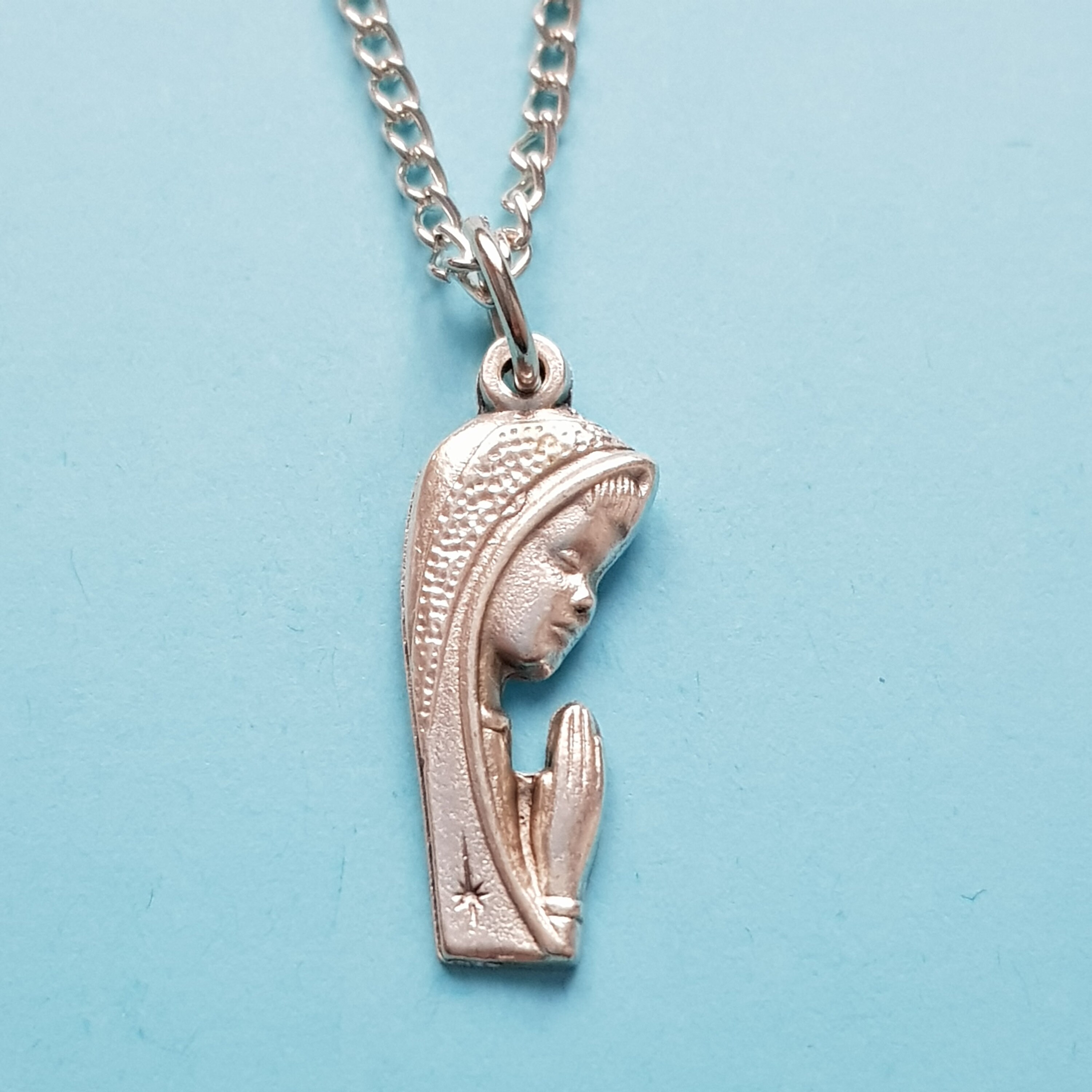 Collier de Charme Sainte Vierge Marie, Ton Argenté