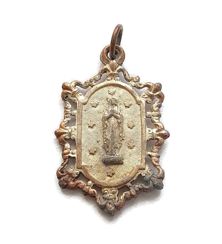 Pendentif Antique Médaille de La Sainte Vierge Marie Lourdes, Collier Charme Lourdes