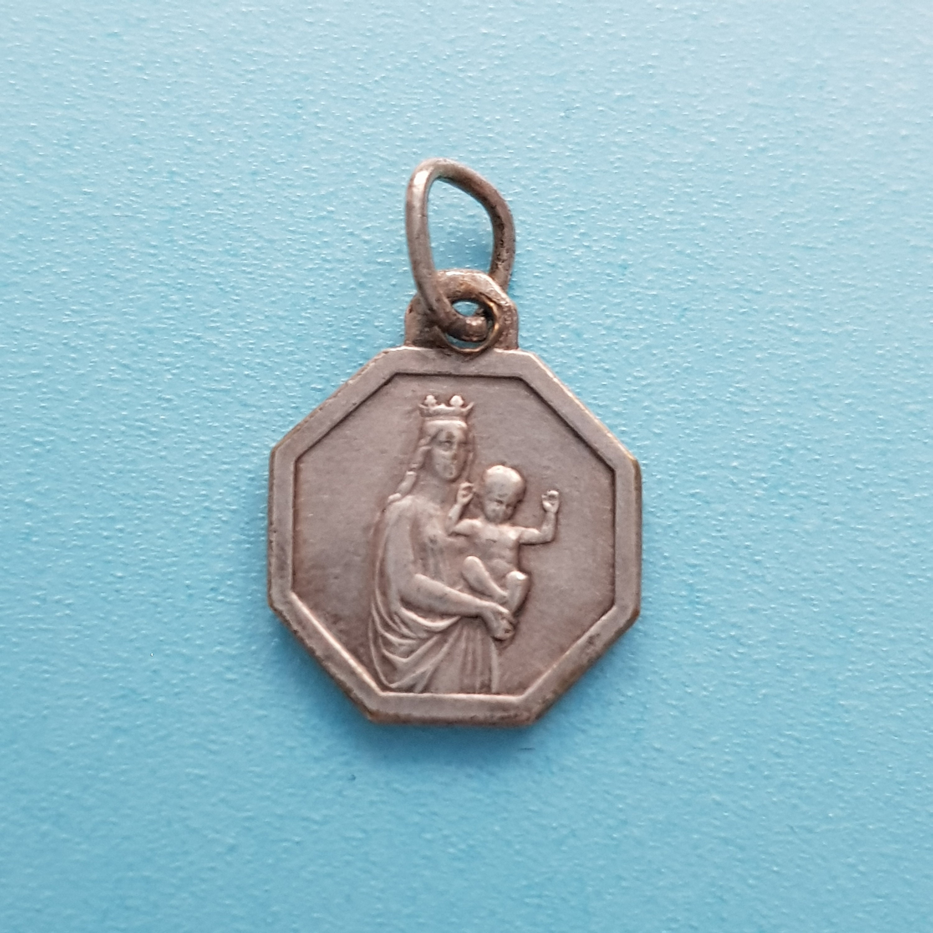 Pendentif Médaille Notre Dame de La Garde et Jésus Enfant, Charme Sainte Vierge Marie, Vierge