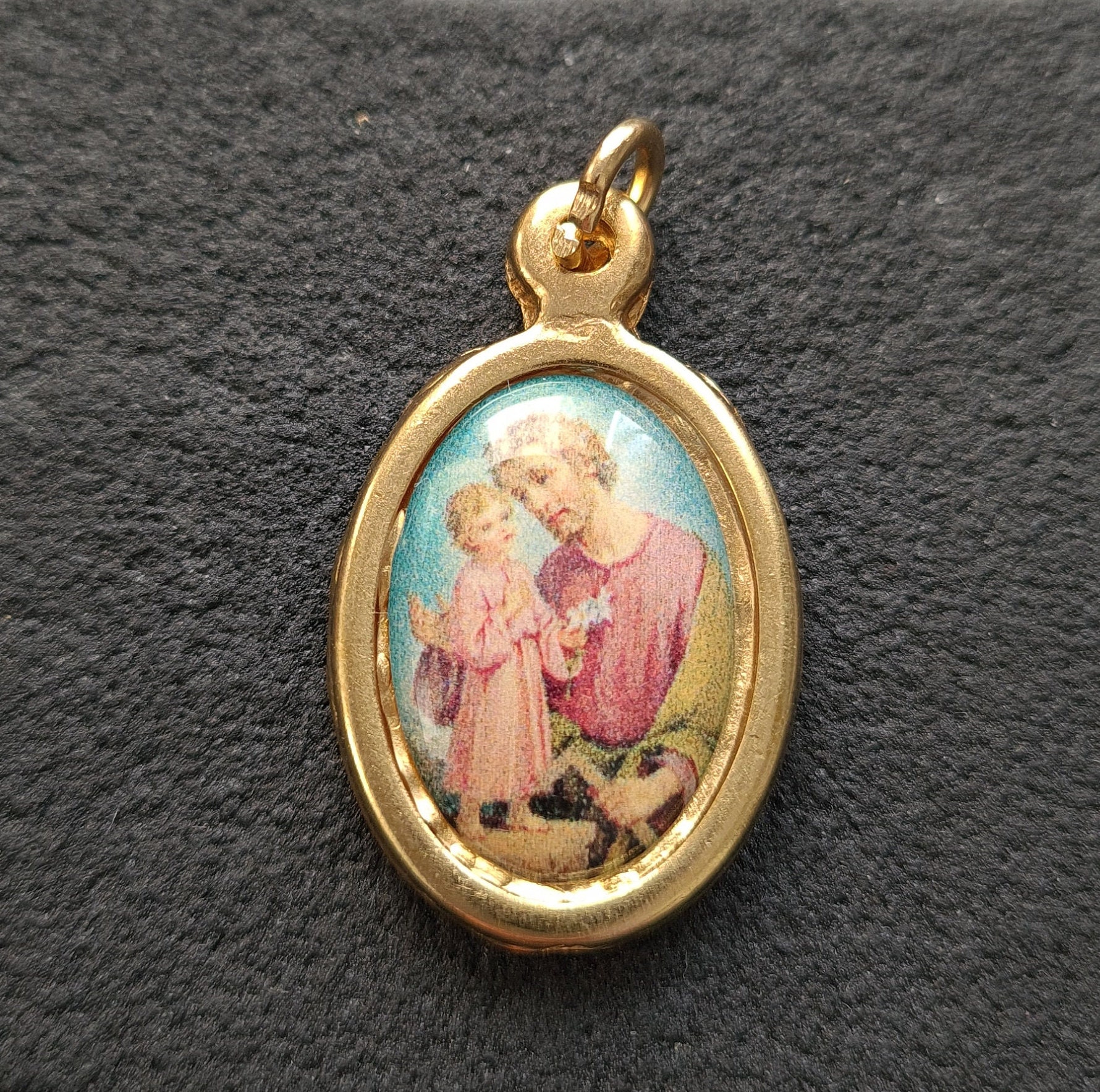 st Joseph avec La Médaille de L'enfant Jésus