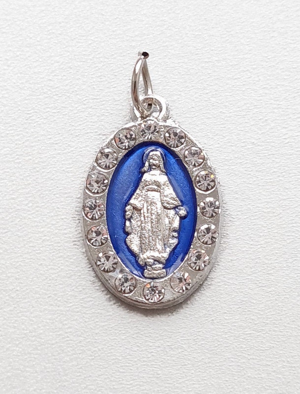 Médaille Miraculeuse en Émail Bleu avec Strass, Charme de La Sainte Vierge Marie