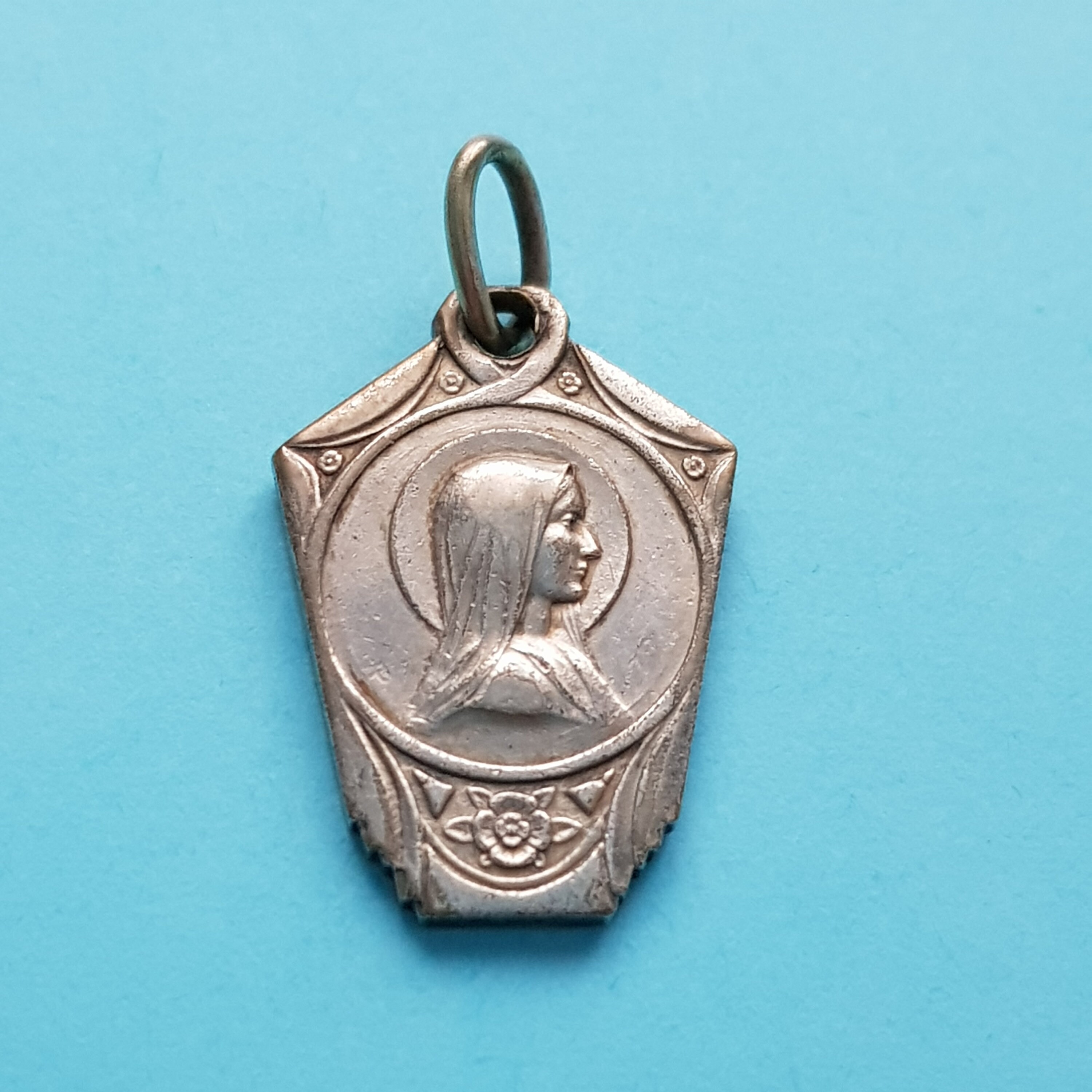 Pendentif Vintage Médaille de La Sainte Vierge Marie, Charme Notre-Dame Lourdes, Collier Madonna