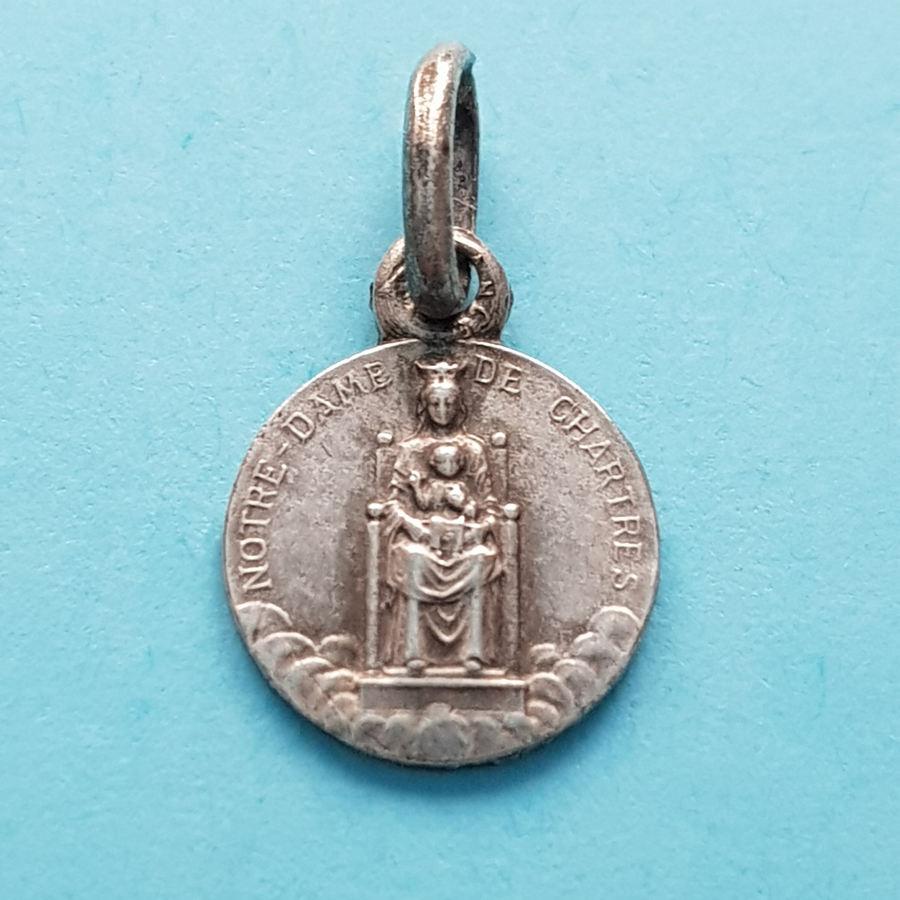 Tiny Notre Dame de Chartres Charme, Médaille Religieuse, Pendentif Chrétien