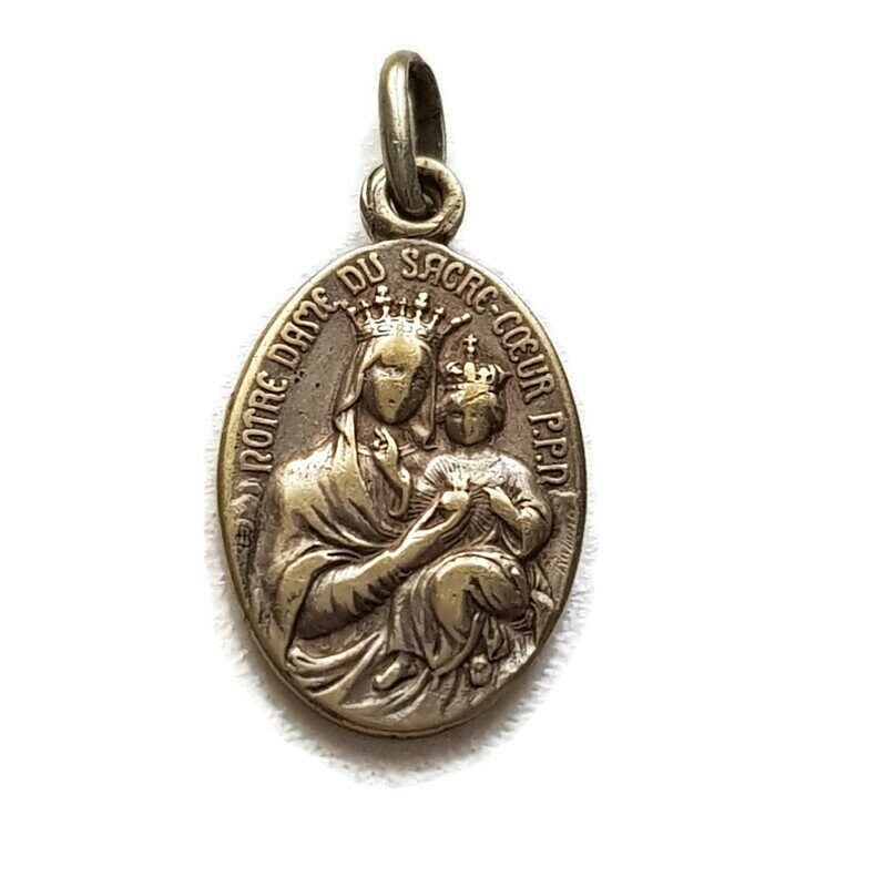 Notre-Dame Du Sacré-Cœur et Pendentif de La Médaille Jésus