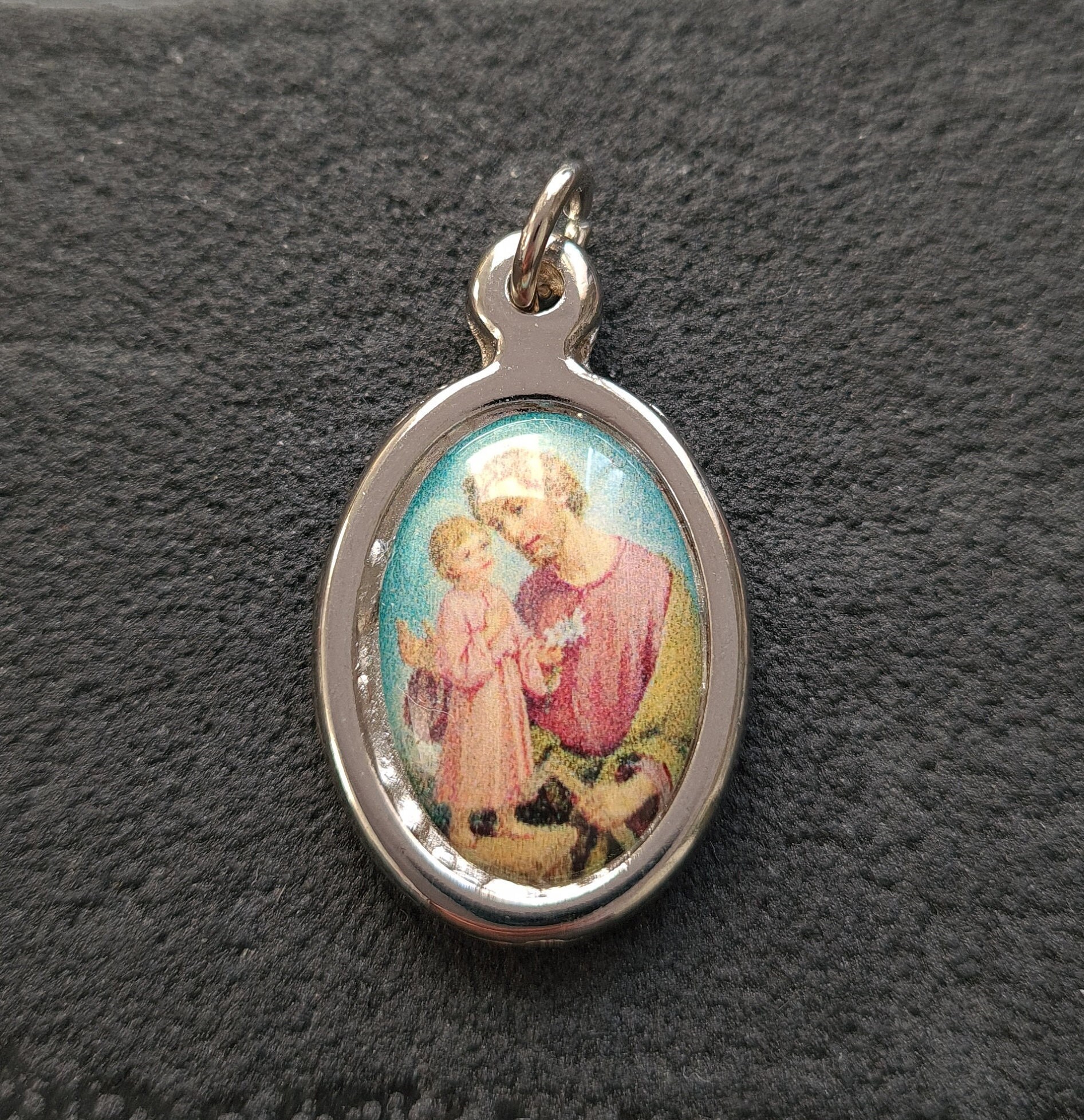 st Joseph avec La Médaille de L'enfant Jésus